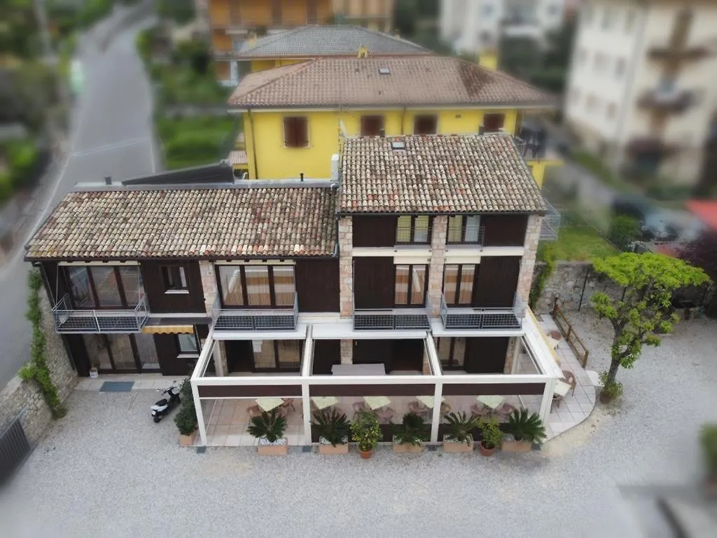 Hotel Garni Onda Torri Del Benaco 2*,