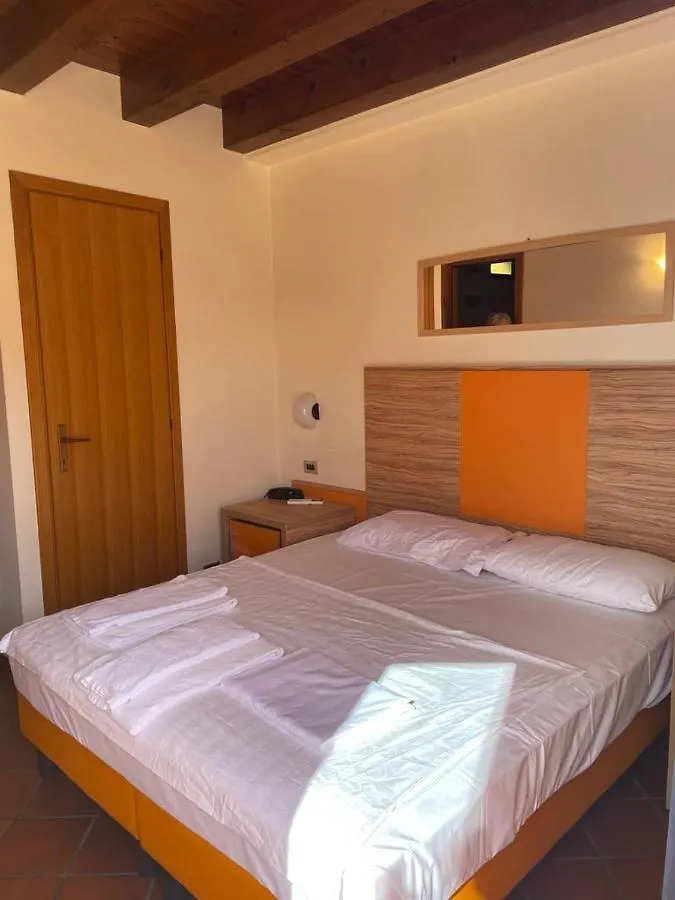 Hotel Garni Onda Torri Del Benaco