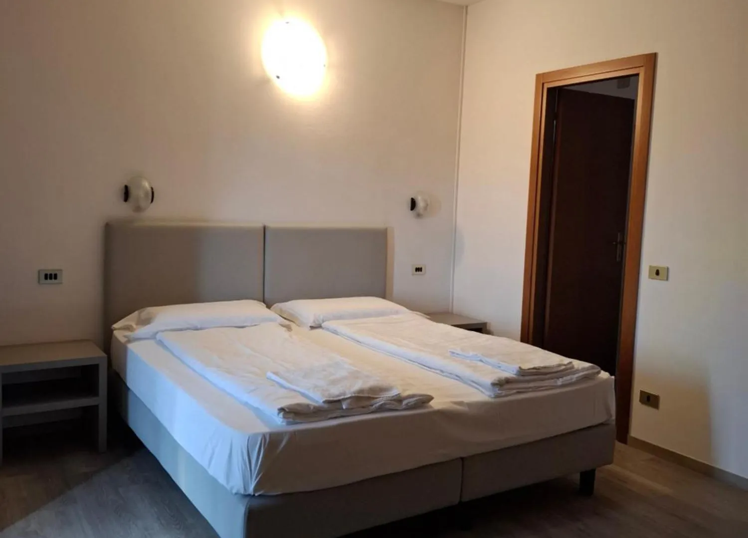 Hotel Garni Onda Torri Del Benaco