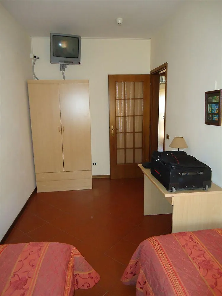 Hotel Garni Onda Torri Del Benaco